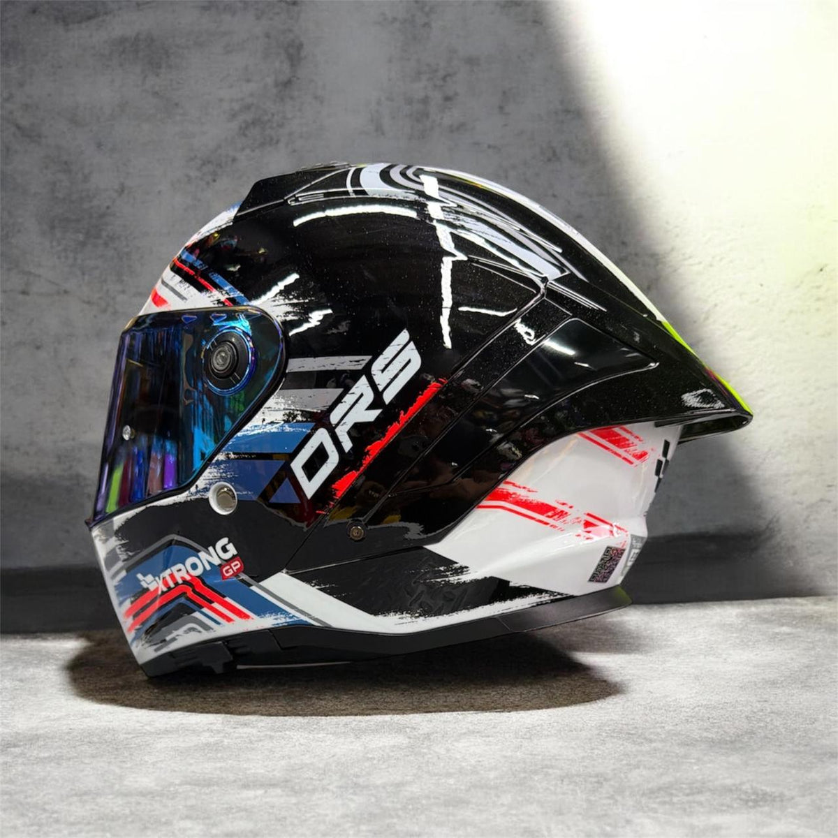 CASCO INTEGRAL XTRONG XTR-DRS DOWN FORCE BLANCO AZUL BRILLOSO